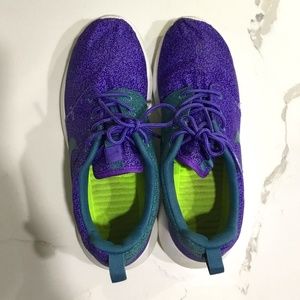 Nike Roshe Run Size 7